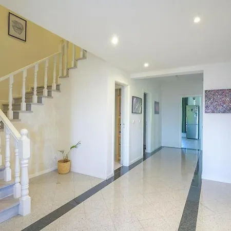 Stunning Duplex In 아파트