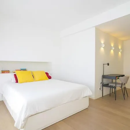 Stunning Duplex In 아파트 아마도라