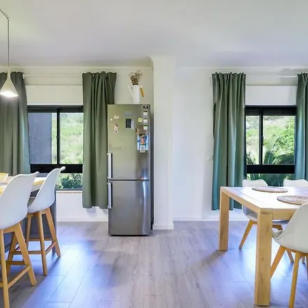 아파트 Stunning Duplex In 아마도라